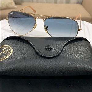 Ray-Ban Large Aviator Sunglasses